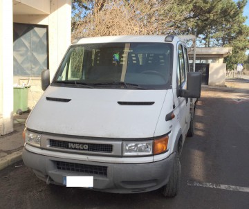 Autoutilitară Iveco dată în consemn, descoperită în Negru Vodă